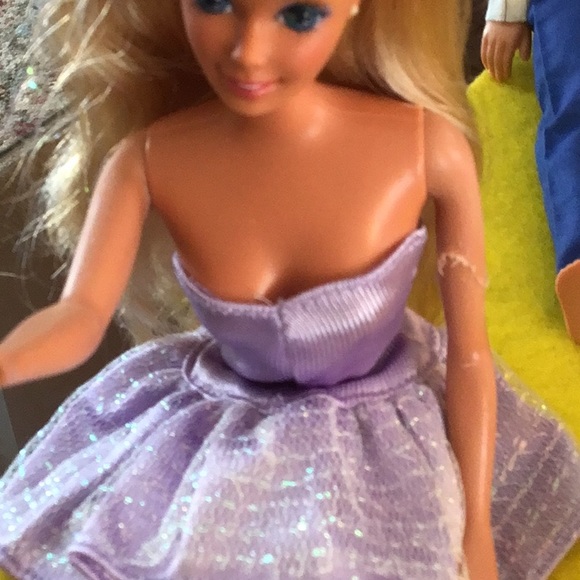 10 Barbies and Two KensThe price is right - Picture 4 of 16